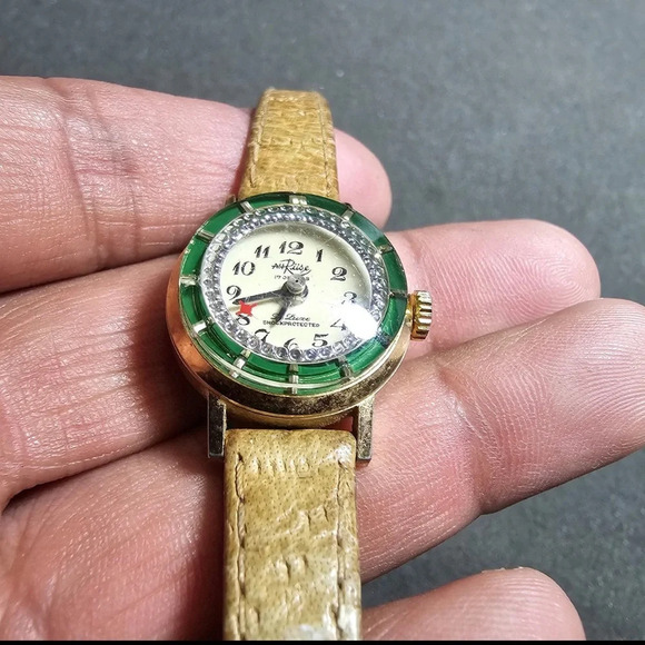 JWB AH Riise Swiss Made 17 Jewels Wind-up Watch Not Working For Parts Or Repair - Picture 2 of 7